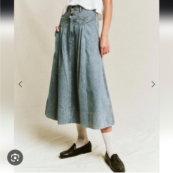 THE GREAT. The Field Denim Skirt in Misty Wash - Picture 2 of 7